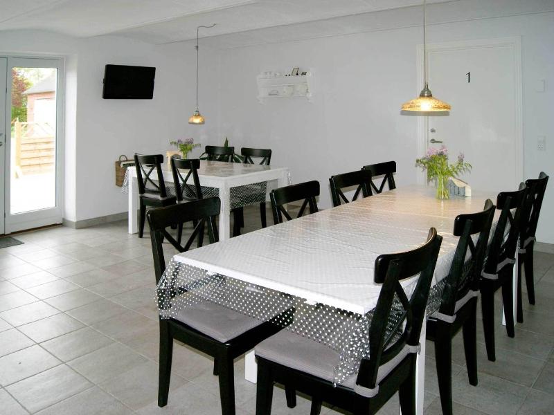 Single Room image 3