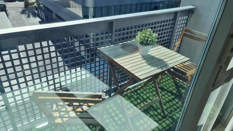 Studio with Balcony image 4