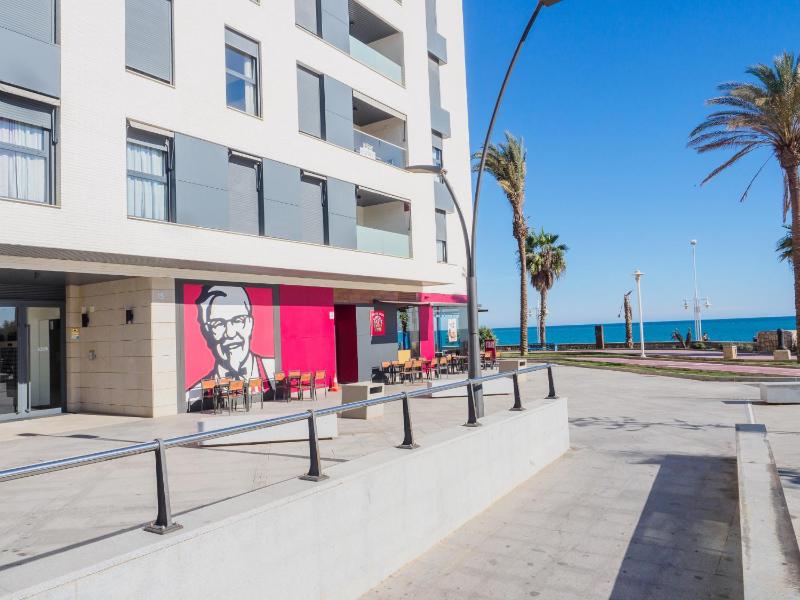 Cubo's Sea View Pacifico Street & Free Parking - image 9