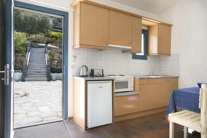 Deluxe Two Bedroom Apartment with a Panoramic Sea View image 3