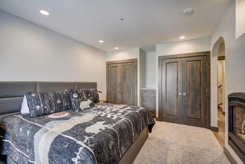 3BR Ski-In Beaver Creek Retreat Fully Renovated! - image 32