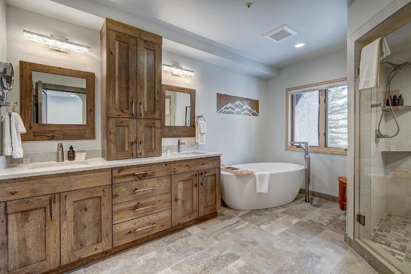 3BR Ski-In Beaver Creek Retreat Fully Renovated! - image 3
