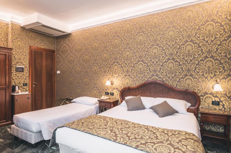 Superior Triple Room with Balcony - Annex image 3