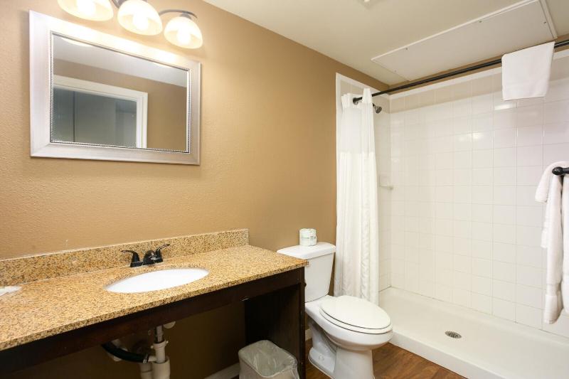 King Room image 2