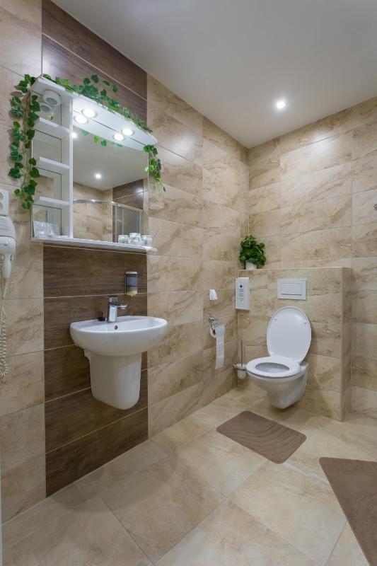 Double or Twin Room image 1