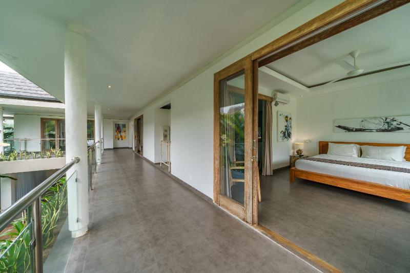 Villa Paloma - Chic Tropical Garden Villa with Outdoor Pool - image 6