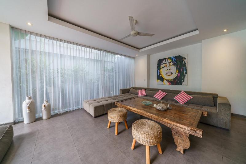 Villa Paloma - Chic Tropical Garden Villa with Outdoor Pool - image 13