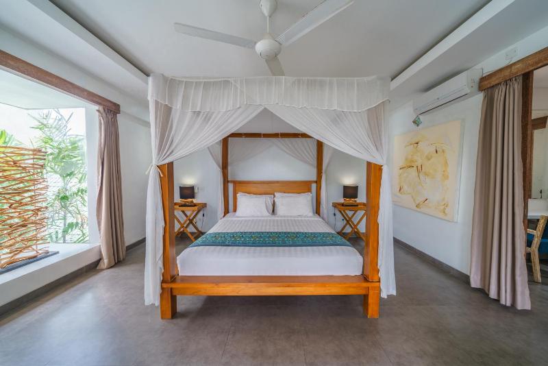 Villa Paloma - Chic Tropical Garden Villa with Outdoor Pool - image 28