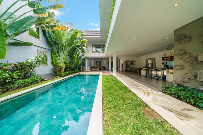 Villa Paloma - Chic Tropical Garden Villa with Outdoor Pool - image 48