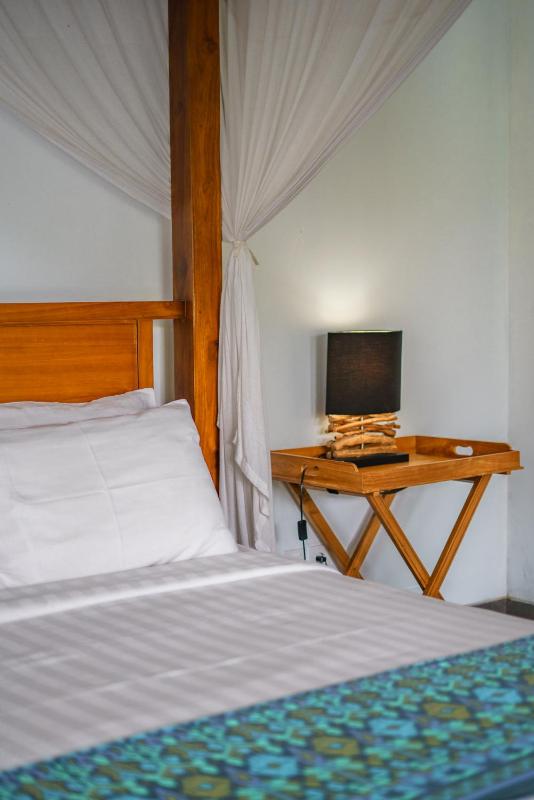 Villa Paloma - Chic Tropical Garden Villa with Outdoor Pool - image 7