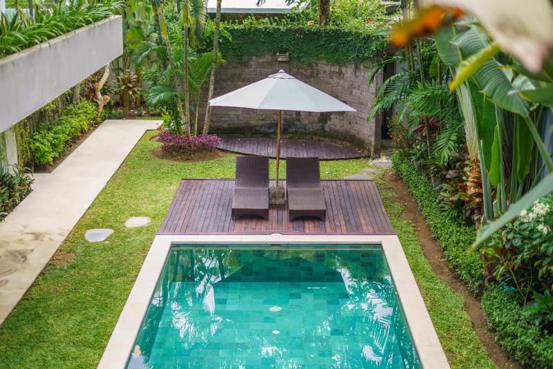 Villa Paloma - Chic Tropical Garden Villa with Outdoor Pool - image 9