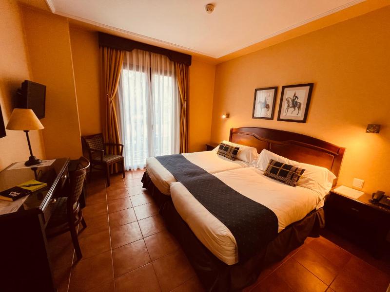 Double or Twin Room with Extra Bed image 1