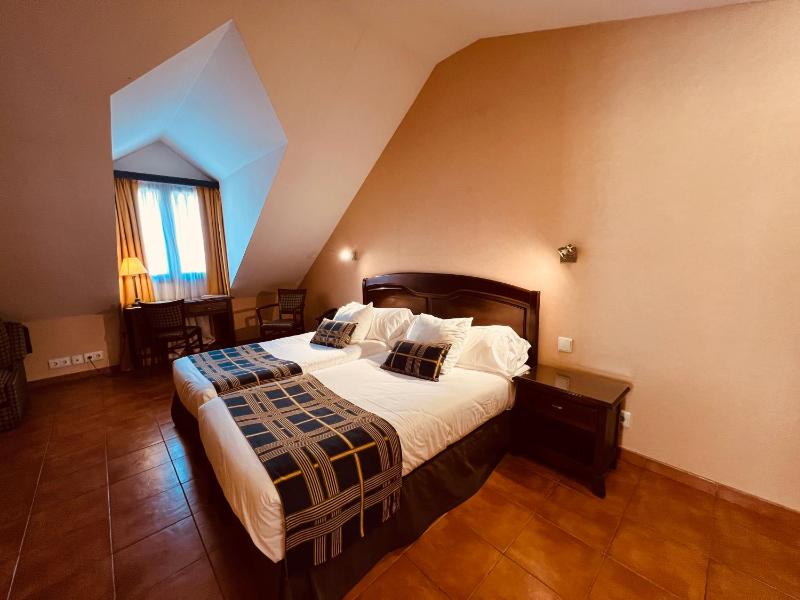 Superior Double or Twin Room image 3