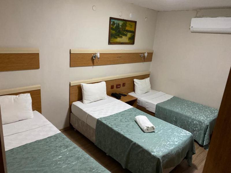 Standard Triple Room image 4