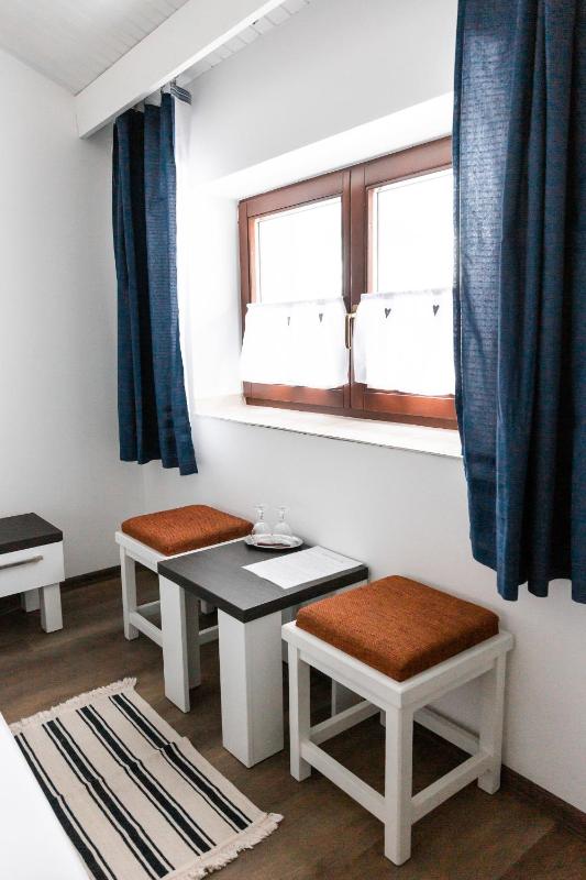 Double Room image 4