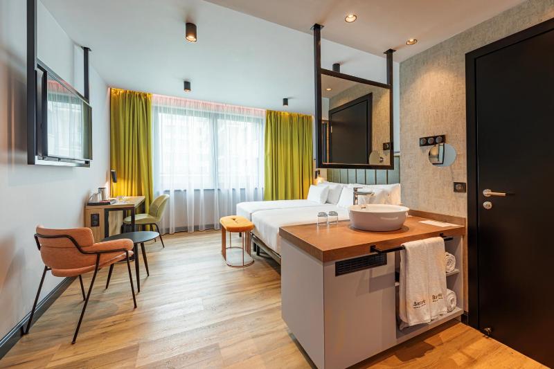 Superior Double or Twin Room image 2