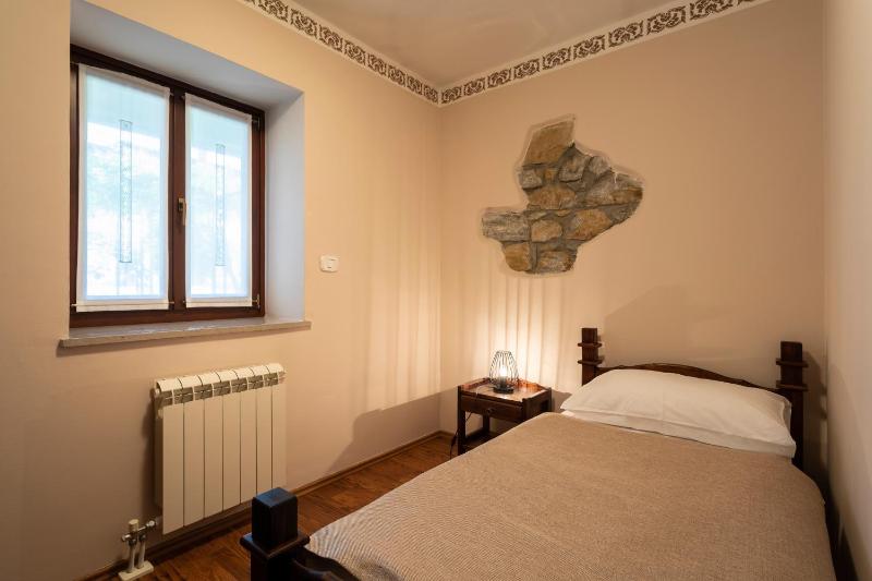 Single Room image 1