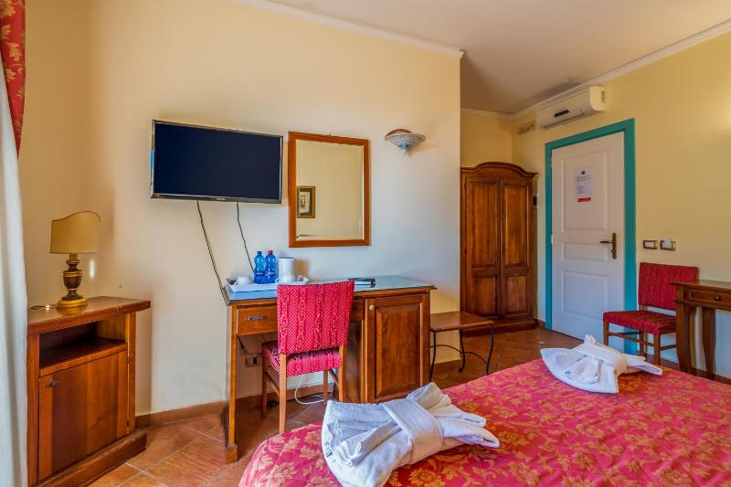 Double or Twin Room - Disability Access image 1
