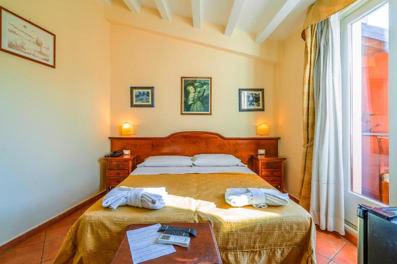 Double or Twin Room with Side Sea View image 3