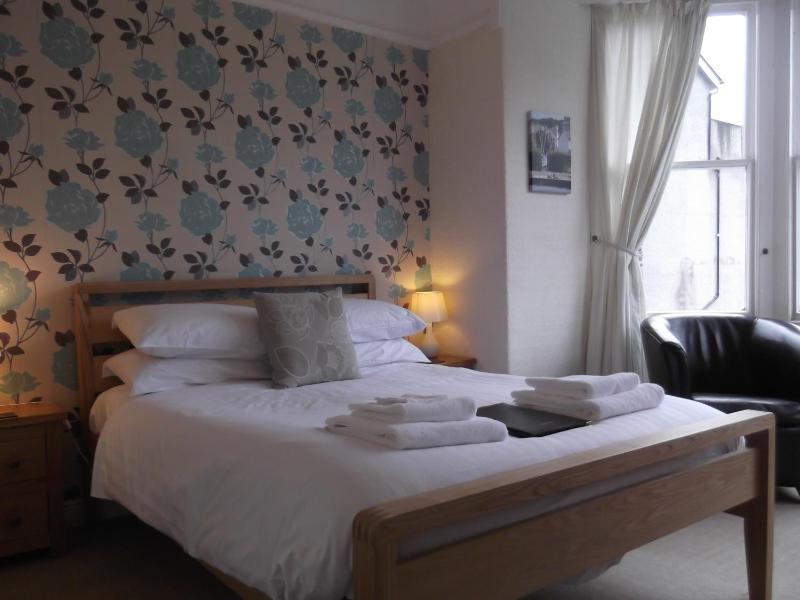 Classic Double Room with Lake view image 4