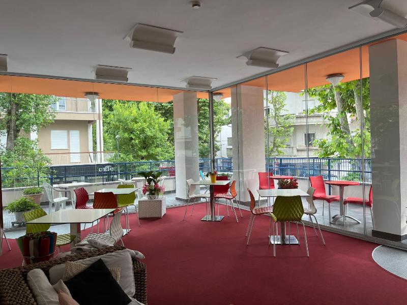 Quadruple Room with Balcony image 2