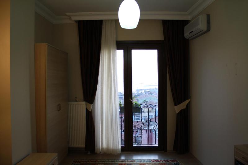 Double Room with Sea View image 4