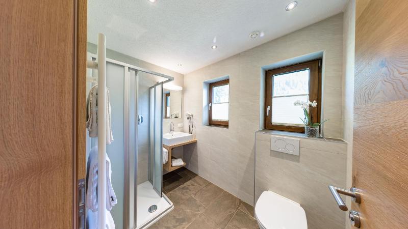 Luxury Two-Bedroom Apartment with Balcony image 3