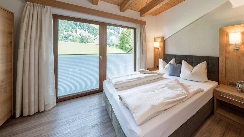 Comfort Two-Bedroom Apartment with Balcony image 1