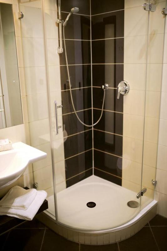 Deluxe Double Room with Shower image 4