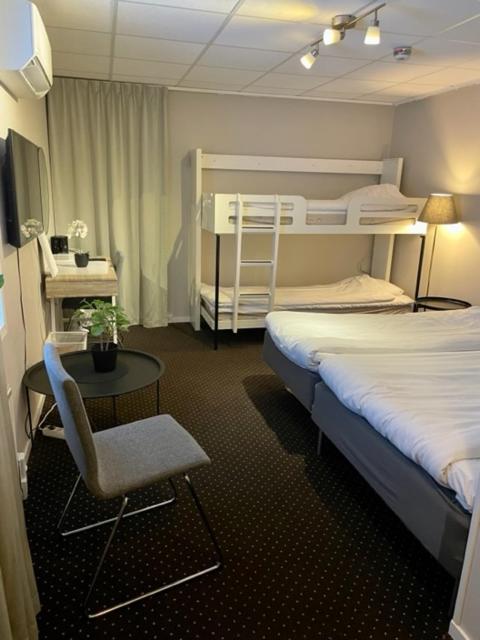 Standard Quadruple Room image 1