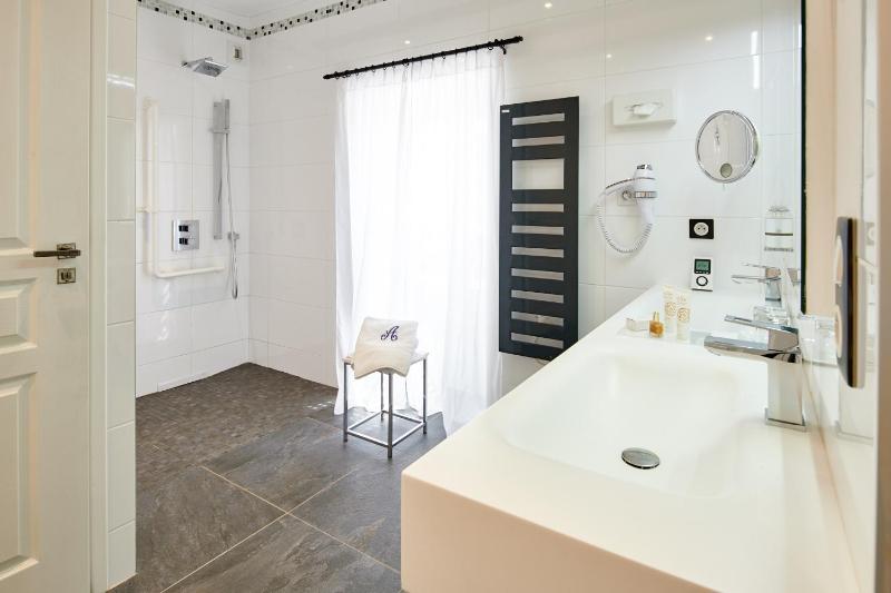 Triple Room image 4