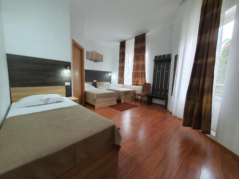 Triple Room image 4