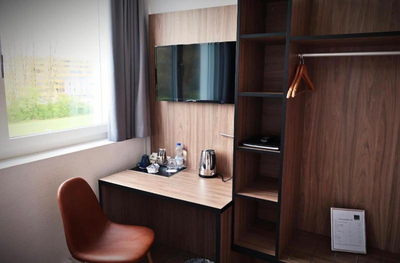 Double Room with Spa Access image 1