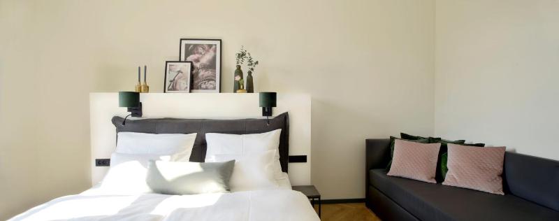 Superior Triple Room image 1