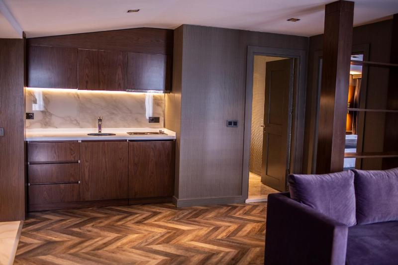 King Suite image 3