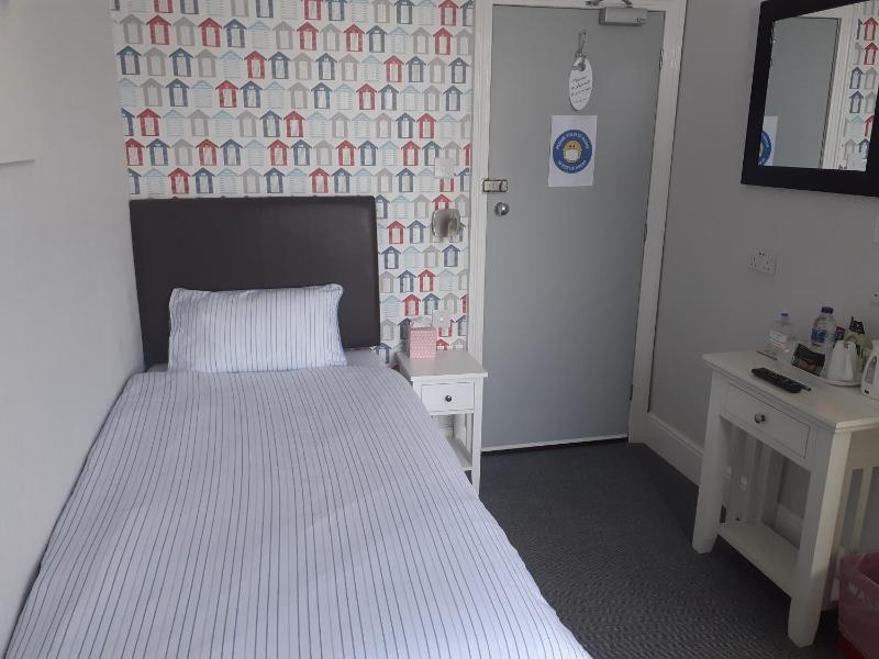 Single Room with Sea View image 1