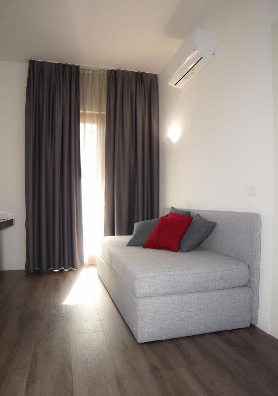 Standard Suite image 1