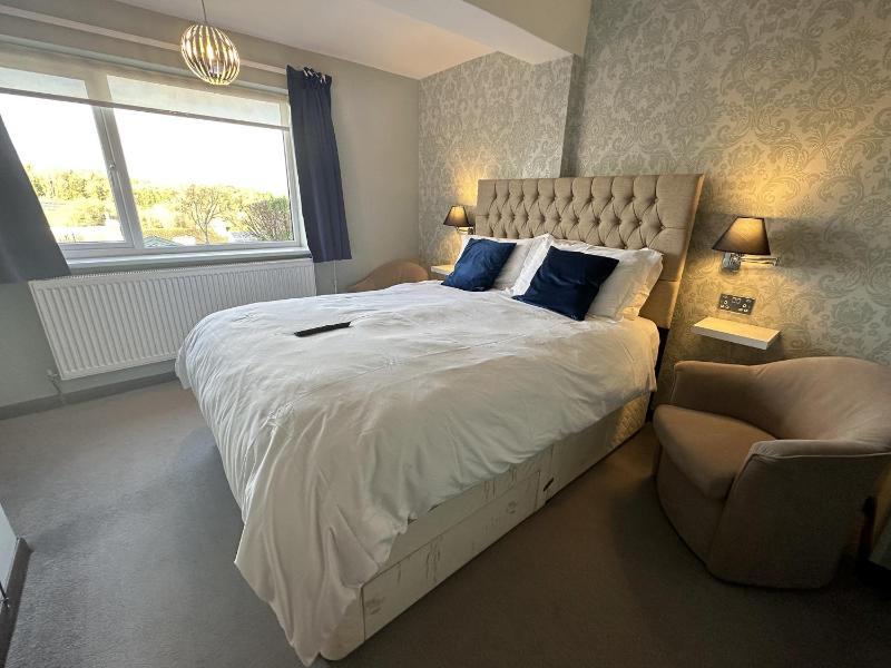 Deluxe Double Room with Shower image 2