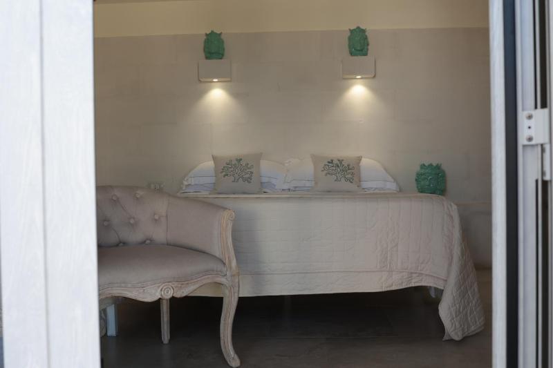 Deluxe Queen Room image 1