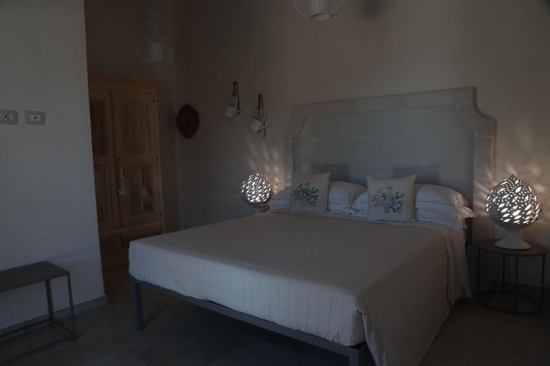 Deluxe Double with Balcony image 3
