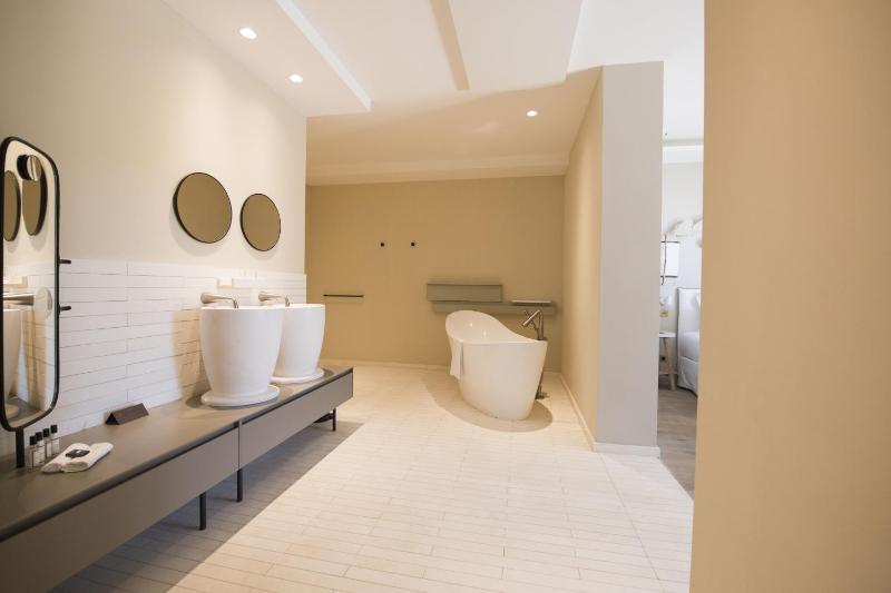 Suite image 3