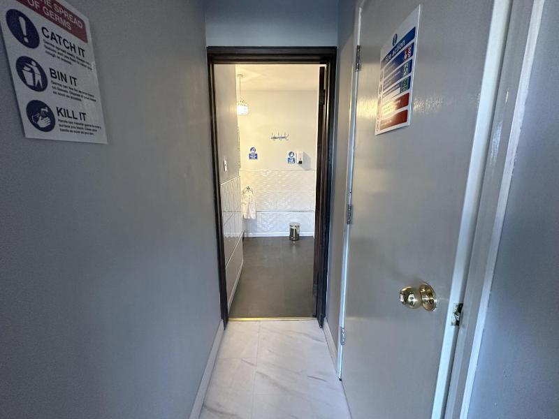 Deluxe Double Room with Shower image 3