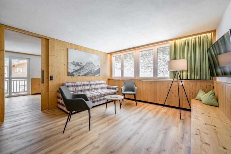 Family Suite with Balcony image 3
