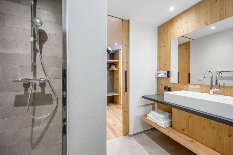 Family Suite with Balcony image 4