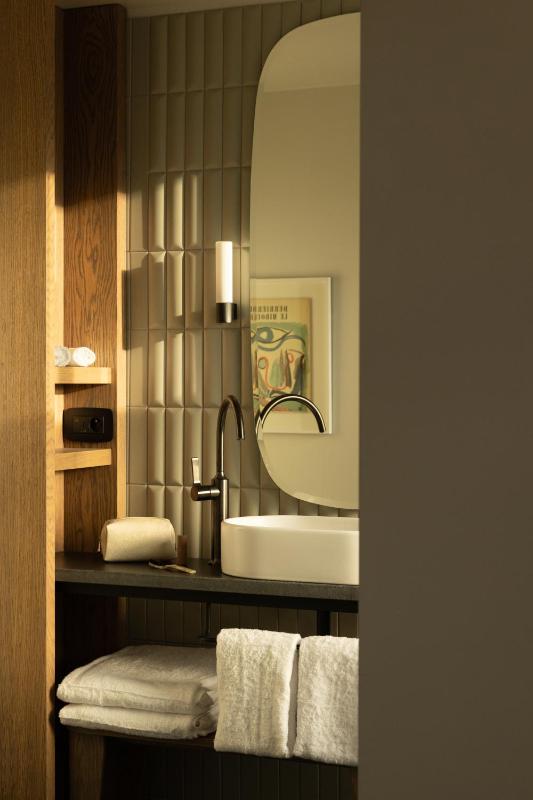 Classic Room image 3