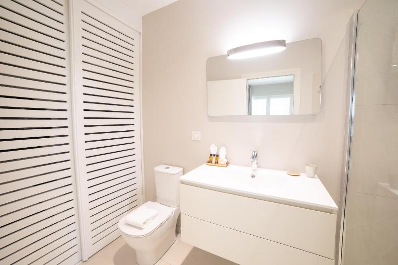 Eden Roc Appartements - image 9