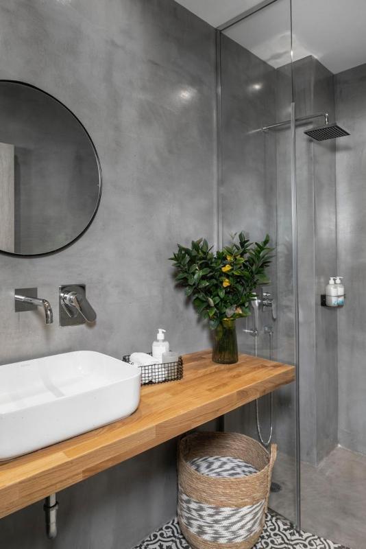 Junior Suite with Balcony image 2