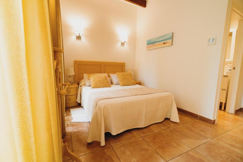 Deluxe Double or Twin Room image 4