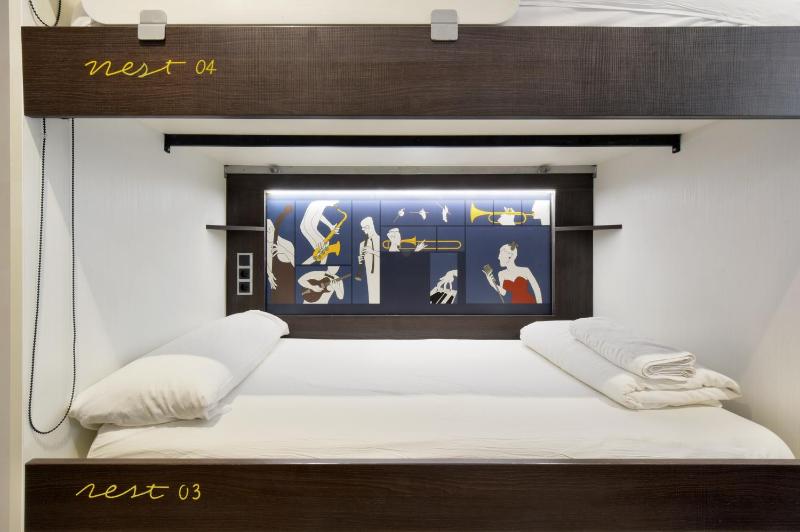 Free Hostels Barcelona - image 9