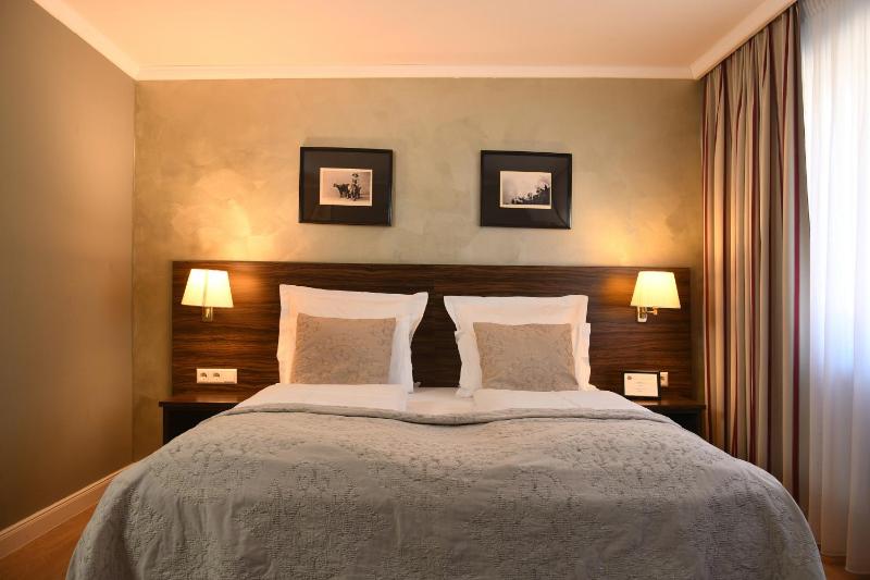 Double Room image 1
